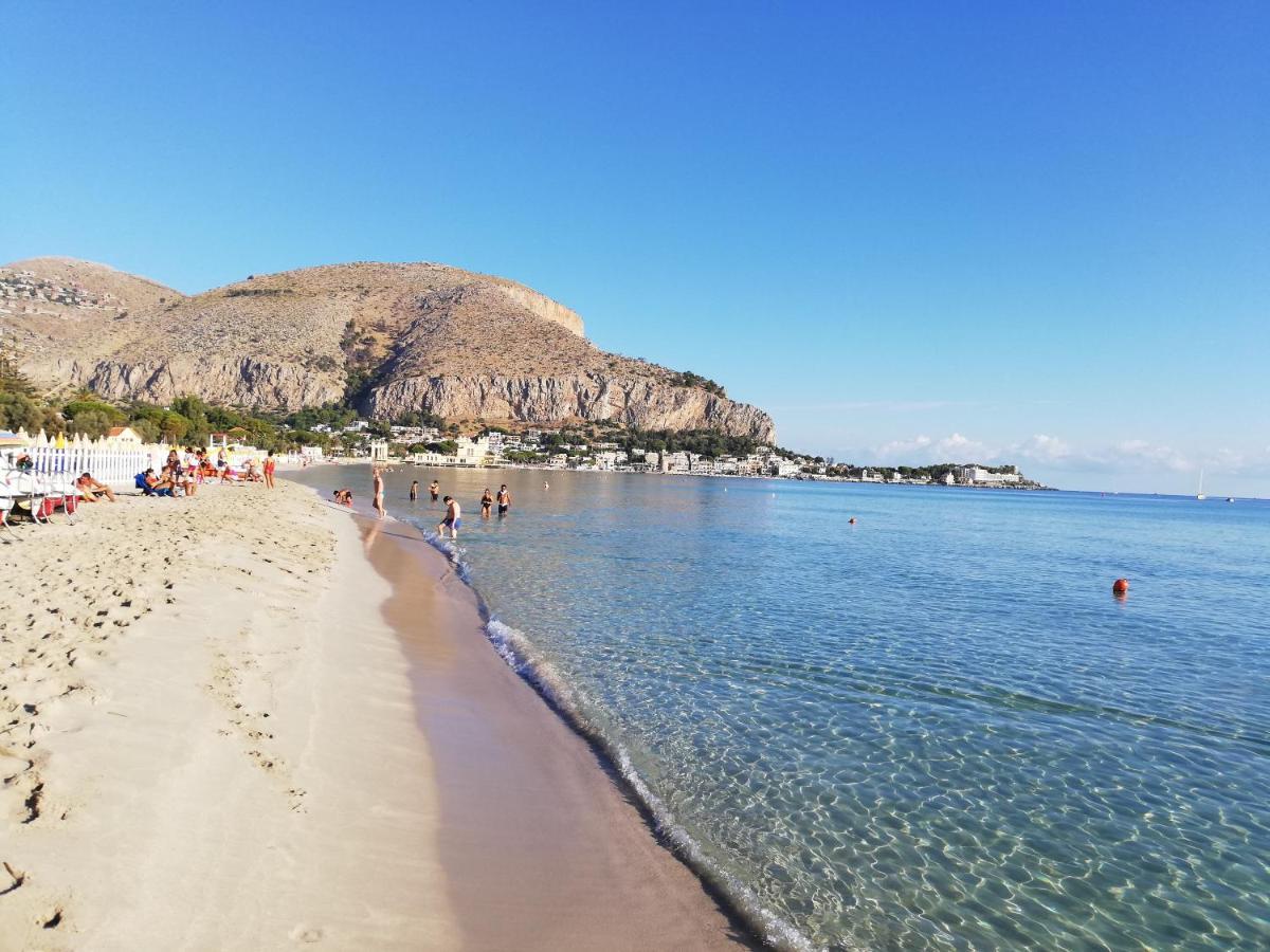 Charming Apartment In Mondello Palermo Luaran gambar