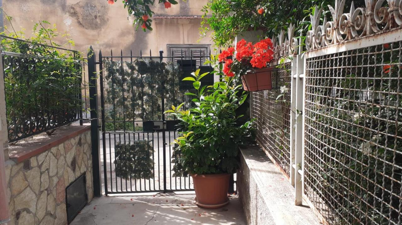 Charming Apartment In Mondello Palermo Luaran gambar