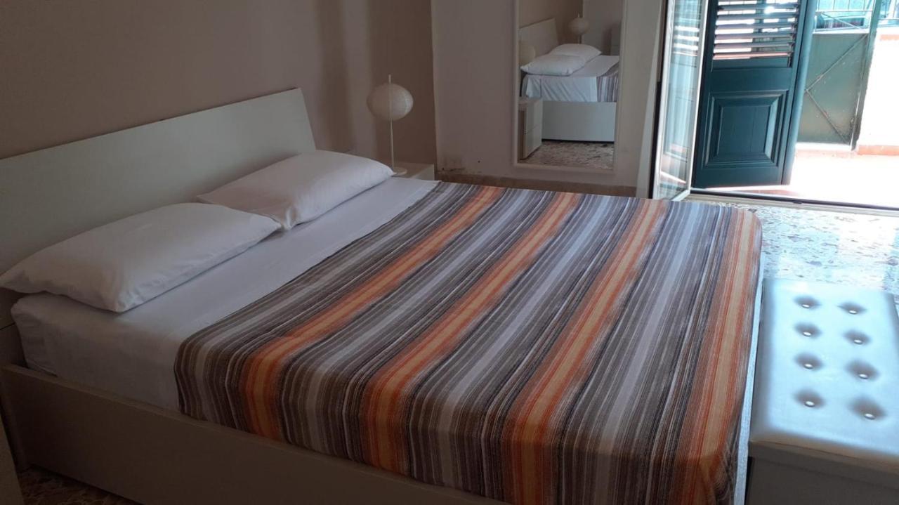 Charming Apartment In Mondello Palermo Luaran gambar
